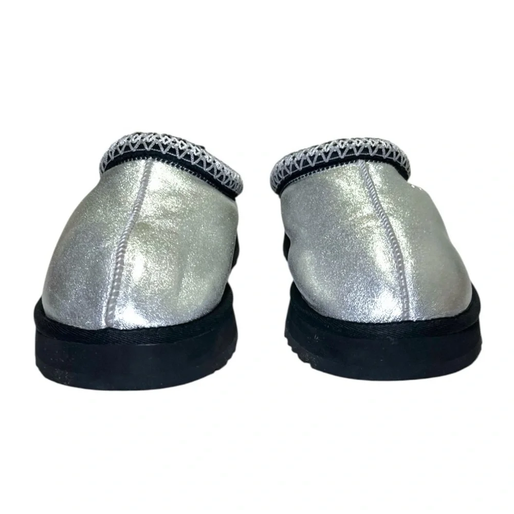 NEW UGG Unisex Kids Silver Slip-On Shoes Size 4